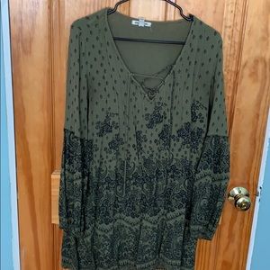 tilly’s green dress w design.